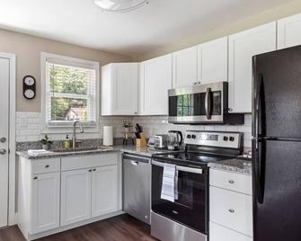 3BR Oasis | Mins from Downtown - King Bed - Garner - Kitchen