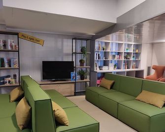 Twentytu Hostel Barcelona - Barcelona - Sala de estar