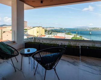 Welcomely - Affittacamere Seamphony Light Rooms - Olbia - Parveke