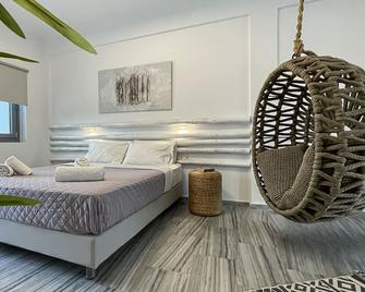 Hermoso Luxury Suites - Monolithos - Bedroom