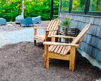 Cozy Winter Stay • Nut House • Near Mt & Bridgton - Bridgton - Patio