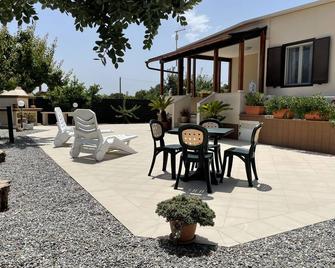 Villa Calafetente - Quiet&Relax at 2 Mins from the beach - Torre Canne - Patio