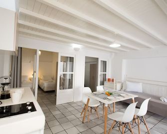 Madres Houses - Mykonos - Dining room