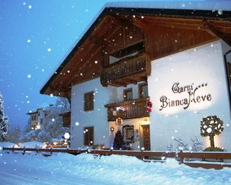 Garni Biancaneve Ruffrè-Mendola - Ronzone - Gebäude