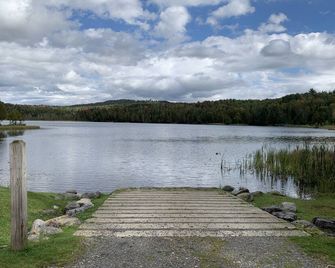 Cozy North Woods Log Cabin - Colebrook - Outdoors view