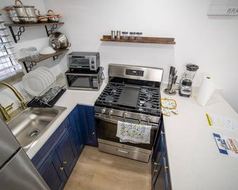 Sunset Villas 'Good Morning' Tiny Home Container - Frederiksted - Kitchen