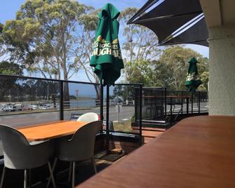 The Wharf Hotel Wynyard - Wynyard - Building