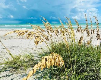 Shalimar Beach Resort - Sanibel - Beach