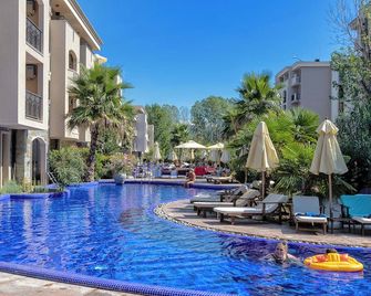 Cascadas Family Resort - נסבאר - בריכה