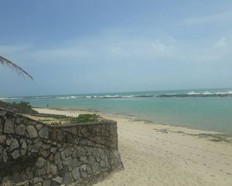 duplex house on the seafront of Barra de São Miguel - Barra de São Miguel - Beach