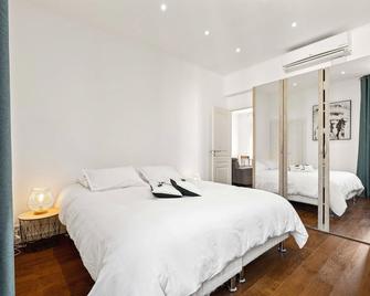 La cachette du Port - Niza - Habitación