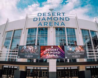 Holiday Inn Glendale - Stadium & Ent Dist - Glendale - Building