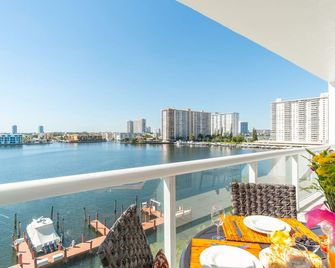 Golden Bay 707 - Санні-Айлс-Біч - Балкон