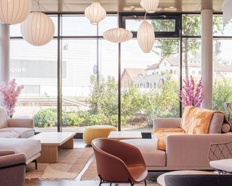 برايز باي راديسون، زيوريخ أفولتيرن آم ألبيس - زيورخ - ردهة