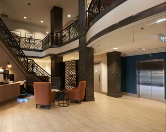 Holiday Inn & Suites Ottawa Kanata By IHG - Ottawa - Hall d’entrée