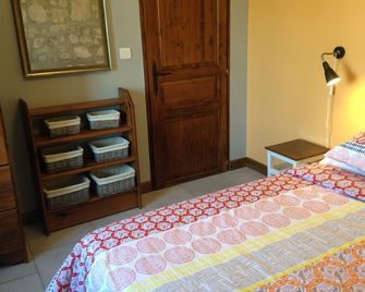 'Restez-là' Gîte in the heart of rural France - Charroux - Bedroom