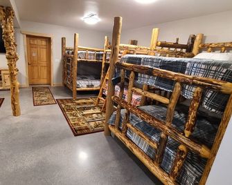 Cabin on Creek W/fire pit close to Ski, boat, fishing, Hike with large game room - Irwin - Bedroom