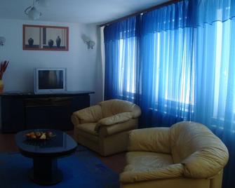 Blueberry appartment in the centre of the city - Nyíregyháza - Living room