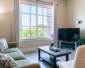 Clean Comfortable Santana Row Condo - San Jose - Sala de estar