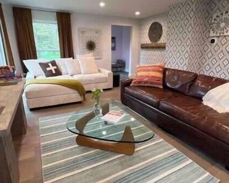 Farmstead main home new buffalo - New Buffalo - Living room