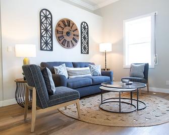 Cozy 1 bedroom located at rustic boutique winery - Millbrae - Living room