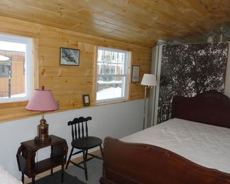 Cottage on Bear Lake Sleeps 6 - Bear Lake - Bedroom