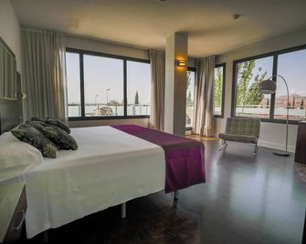 Yit Conquista De Granada - Peligros - Habitación