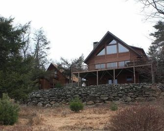 Secluded Catskill Mountain Log Cabin, Breathtaking Vista, Private, Relaxing - Woodstock - Building