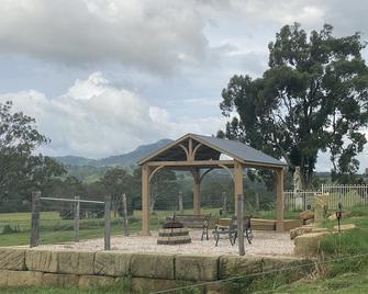 Shire horse and Clydesdale farmstay - Croftby - Patio