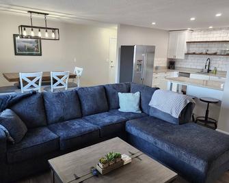 Green Lake Condo in the heart of Spicer - Spicer