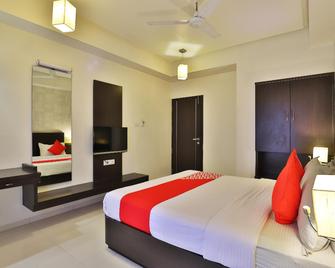 Oyo 29105 Hotel Magnum Inn - Jūnāgadh - Bedroom