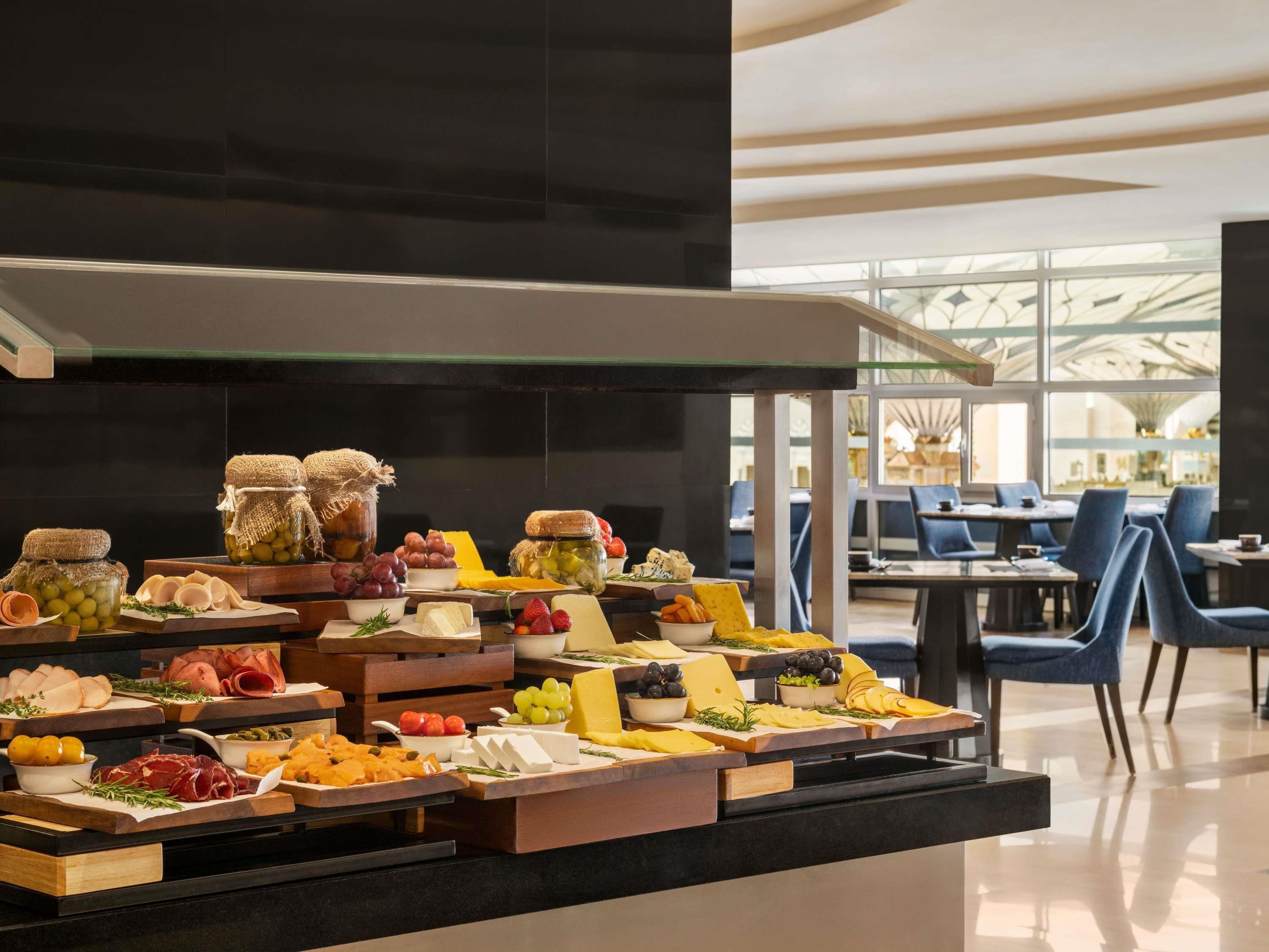 Anwar Al Madinah Mövenpick Hotel - מדינה - בניין