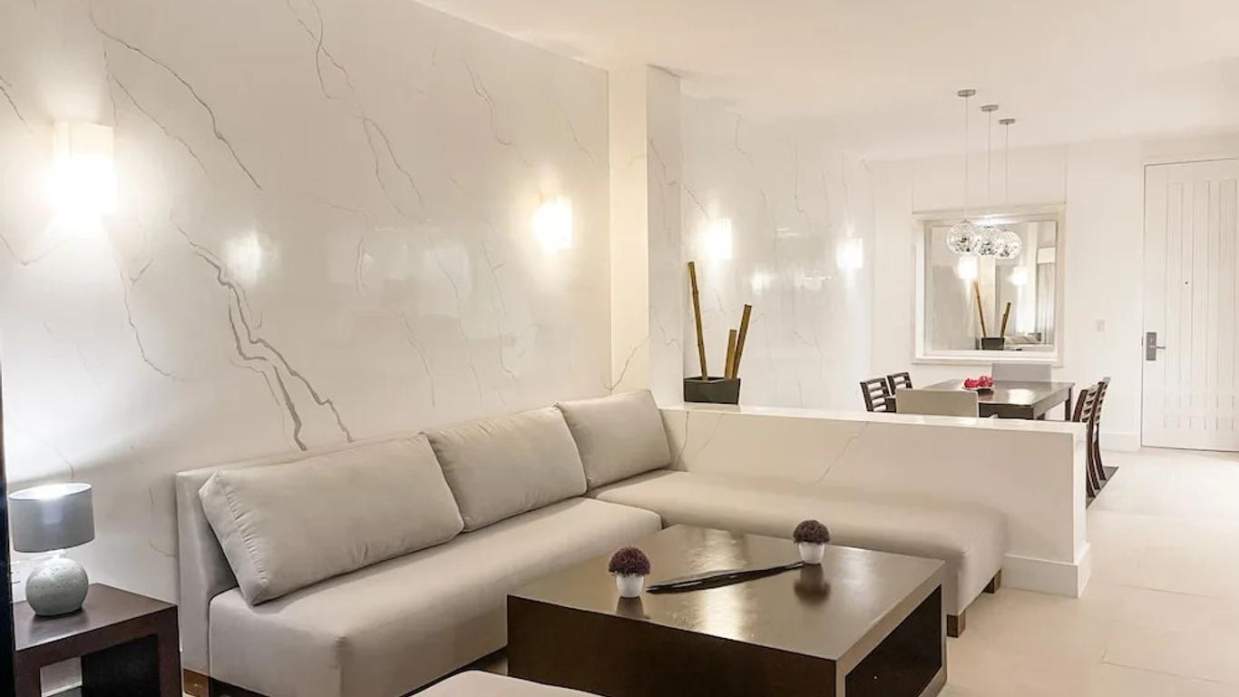 Aldea Thai by Playa Moments