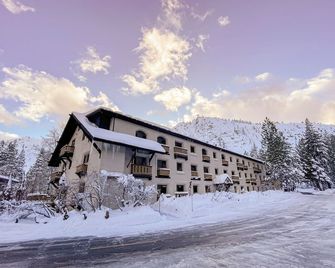 Olympic Village Inn - Olympic Valley - Edificio