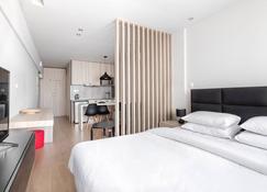 Aura Studios by halu! Apartments - Selanik - Yatak Odası