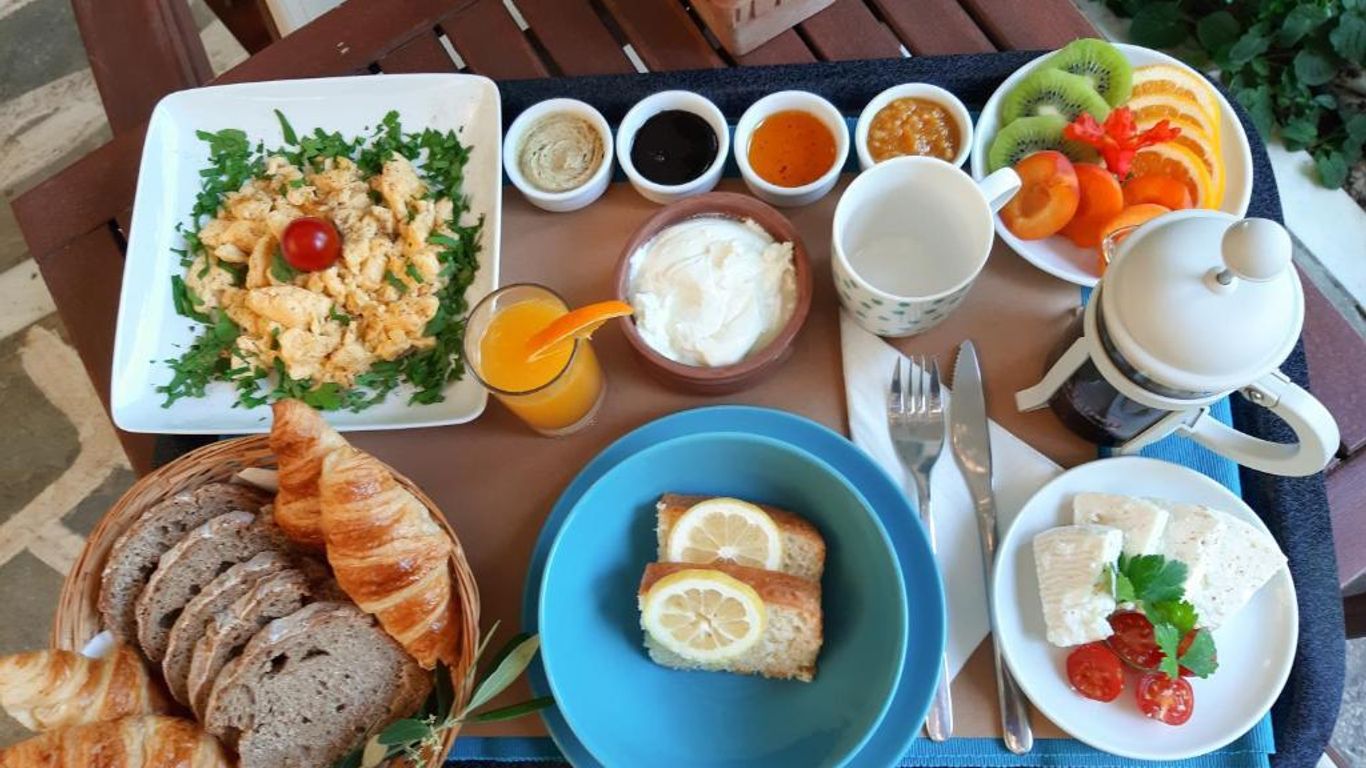 Daphne's Club Hotel Apartments