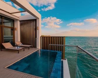 Bab Al Nojoum Hudayriyat Villas - Abu Dhabi - Pool