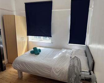 Rahal Hotel Hackney London - London - Bedroom