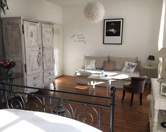 La Maison du Lac - Éguzon-Chantôme - Sala de estar