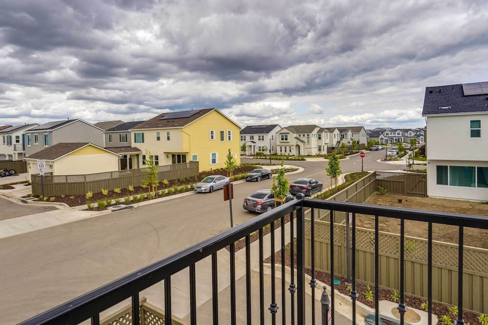 California Midterm Rental With Fenced Ya - Tracy - Balkon