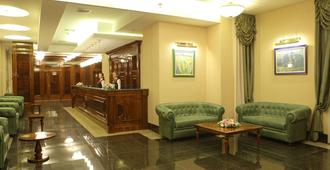 Menorah Hotel - Dnipro - Front desk