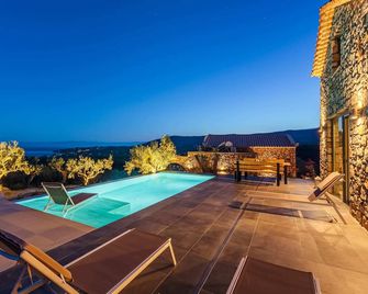 Gerakada Exclusive-Seaview Villa with Private Pool - Koroni - Piscina