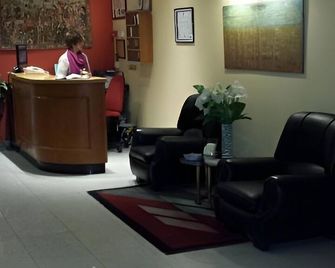 Hostal Guzman El Bueno by gaiarooms - לאון - דלפק קבלה