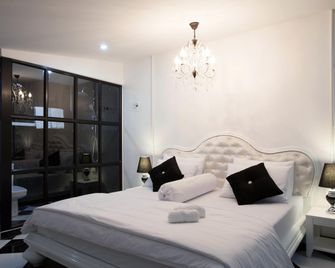 Meroom - Phuket - Habitación