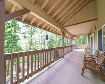 Safe Haven Cabin Retreat. - Running Springs - Balcony