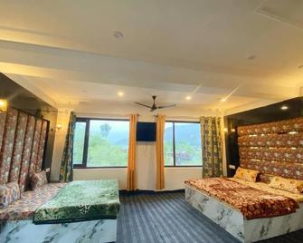 Lake side stays - Srinagar - Bedroom