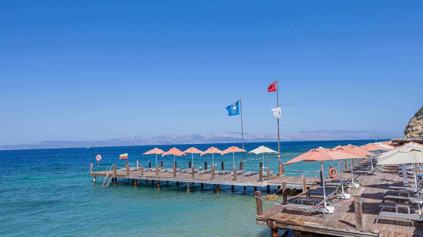 The Nowness Luxury Hotel & Spa