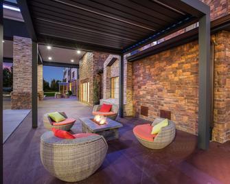 The Leo Collection Detroit, Ascend Hotel Collection - Lincoln Park - Innenhof