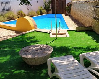 Restored mill with private swimming pool in west of Grenada - Fuentes de Cesna - Piscina