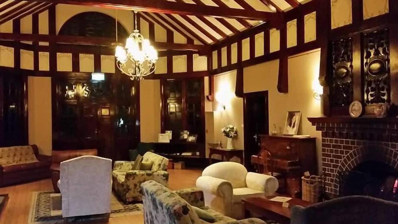 بيترسونز أرميديل وينيري آند جيستهاوس